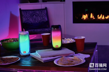 JBL推出Pulse 4便携式蓝牙音箱：360度灯光秀设计