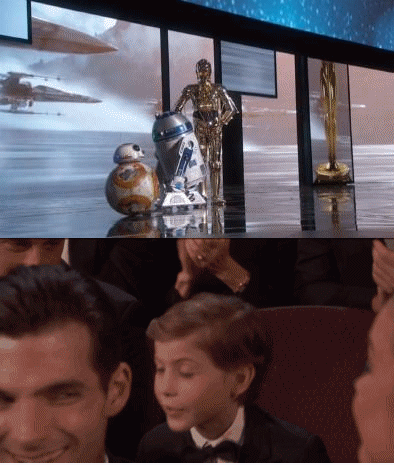 看到C-3PO，R2D2和BB8亮相，台下的小萌娃星战粉开心地站了起来~