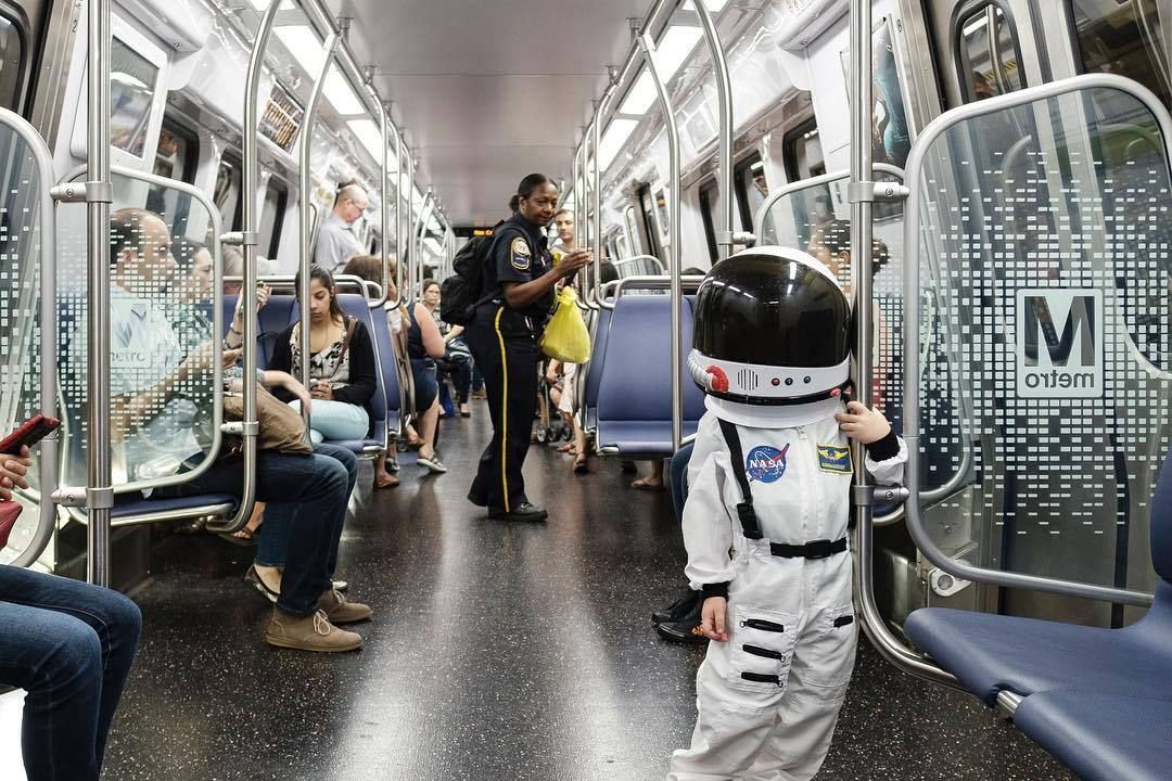 DC地铁：小宇航员。(@DC胖兔子)