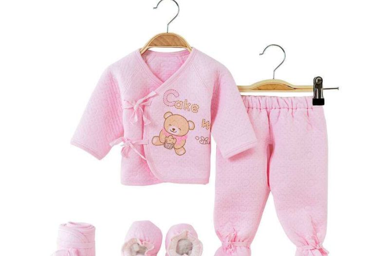 0一6个月婴儿衣服挑选注意什么？值得推荐的0一6个月婴儿衣服品牌-1