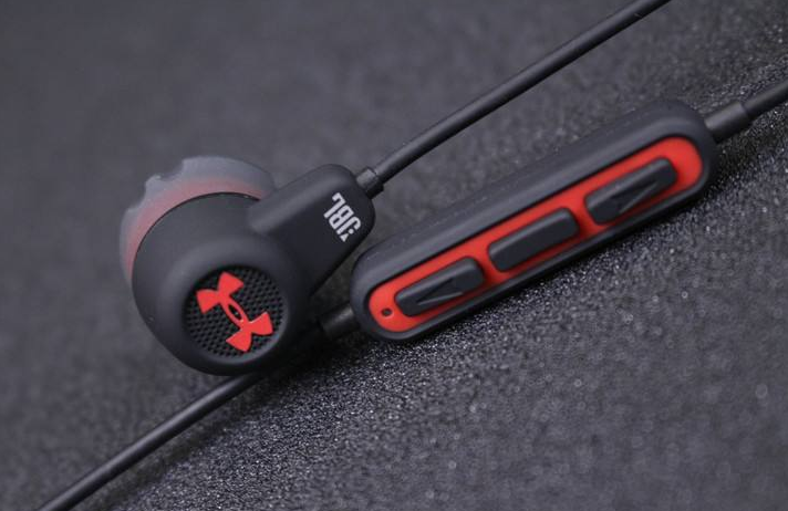 音质好的蓝牙耳机推荐？JBL UA蓝牙耳机如何？