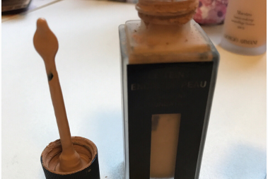 YSL的羽毛粉底怎么样?使用效果如何? YSL的羽毛粉底怎么样?使用效果如何?