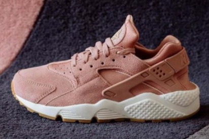 nike air有哪些系列?推荐一个比较经典的慢跑鞋? nike air有哪些系列?推荐一个比较经典的慢跑鞋?
