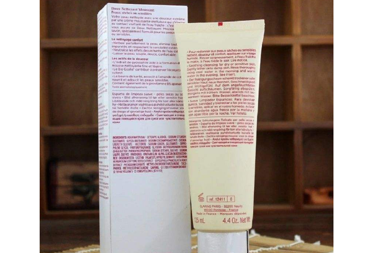 娇韵诗平衡泡沫洁面霜好不好?适合夏天用吗? 娇韵诗平衡泡沫洁面霜好不好?适合夏天用吗?