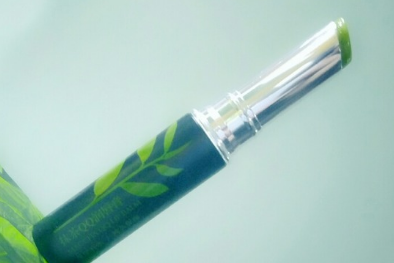 草木之心的唇膏膏体滋润吗?使用会有油腻感吗? 草木之心的唇膏膏体滋润吗?使用会有油腻感吗?