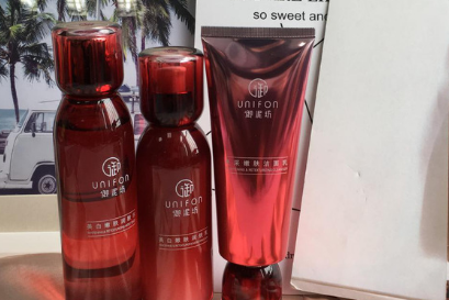 御泥坊小红瓶美白三件套使用感如何?美白补水功能好吗? 御泥坊小红瓶美白三件套使用感如何?美白补水功能好吗?