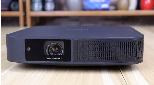 极米z6x微型投影机怎么样？性价比高吗？
