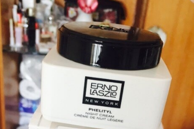 奥伦纳素豆腐面霜使用感好吗?会有粘腻感吗? 奥伦纳素豆腐面霜使用感好吗?会有粘腻感吗?