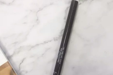 伊蒂之屋自然眉笔是双头设计吗?持久度好吗? 伊蒂之屋自然眉笔是双头设计吗?持久度好吗?