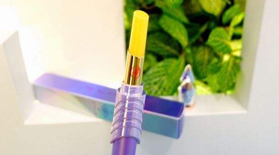 变色润唇膏要卸妆吗?变色润唇膏好用吗? 变色润唇膏要卸妆吗?变色润唇膏好用吗?