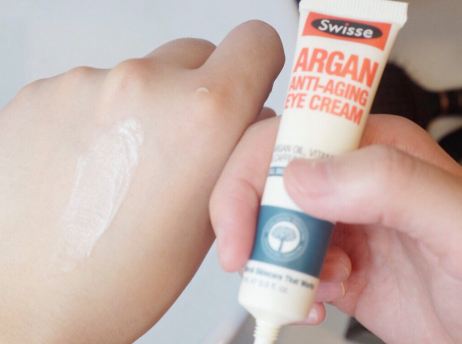 Swisse眼霜怎么样?去细纹有效果吗? Swisse眼霜怎么样?去细纹有效果吗?
