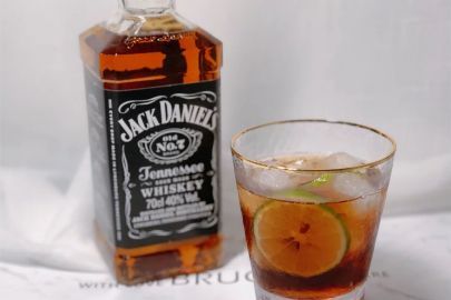 杰克丹尼威士忌怎么喝？好喝吗？-1