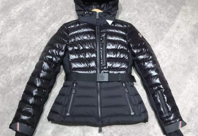 蒙口羽绒服黑标系列？是户外羽绒服吗？