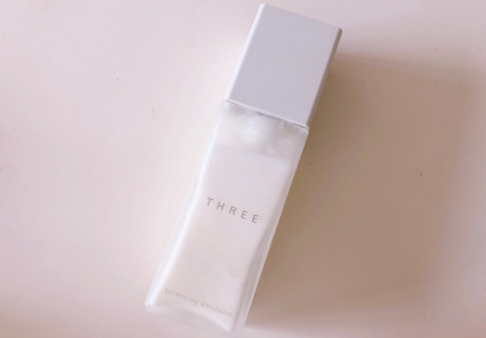 three乳液好用吗?上脸会黏腻吗? three乳液好用吗?上脸会黏腻吗?