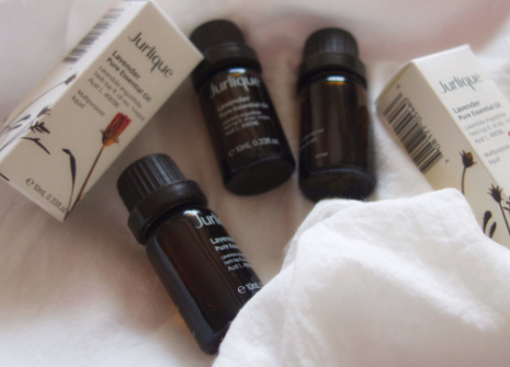 茱莉蔻薰衣草精油用法?祛痘印效果好吗? 茱莉蔻薰衣草精油用法?祛痘印效果好吗?