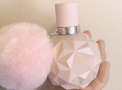 ariana grande香水怎么样?味道是街香吗? ariana grande香水怎么样?味道是街香吗?