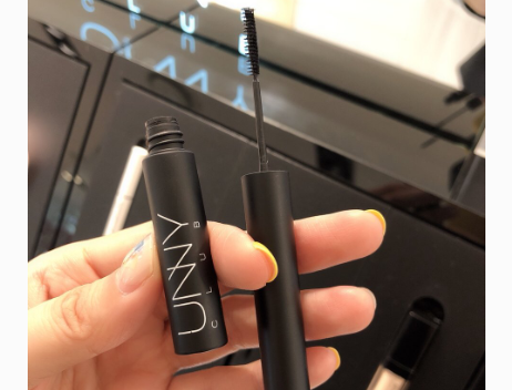 unny睫毛膏和完美日记哪个好？怎么选？