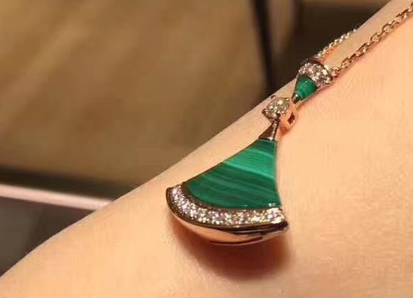 宝格丽孔雀石项链好吗?宝格丽孔雀石项链颜值如何? 宝格丽孔雀石项链好吗?宝格丽孔雀石项链颜值如何?