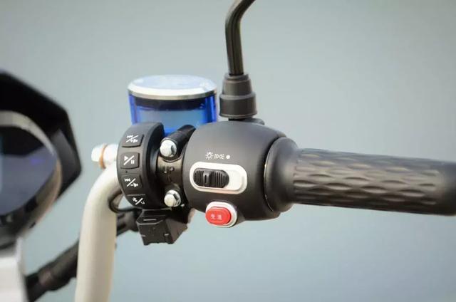 宗申电动摩托车森蓝评测，均速20续航可达100km,匀速40续航仅60k