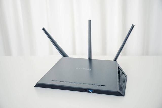 经典的「旗舰路由」，Netgear R7000 上手体验