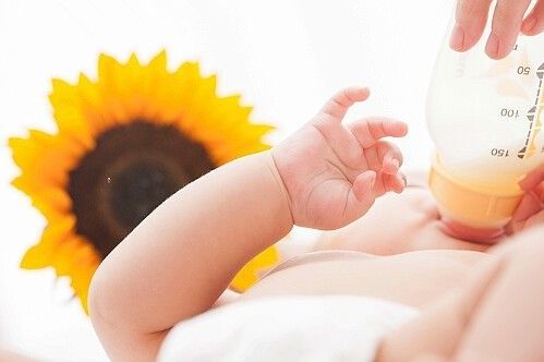 怎么选择适合的婴儿奶粉 宝宝不吃奶粉如何解决-1