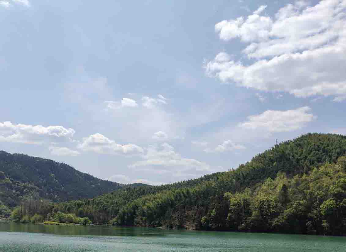 必打卡体验的天空，抬头看看会有不一样的风景