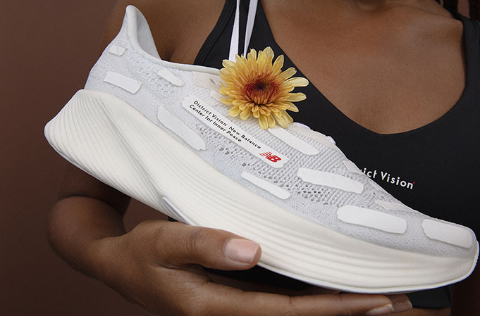 New Balance 携手 District Vision 联名企划, 共同打造了跑步胶囊系列 New Balance 携手 District Vision 联名企划, 共同打造了跑步胶囊系列