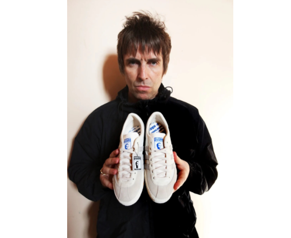 adidas Originals 携手 Liam Gallagher 推出合作鞋款,预计7月14日发售 adidas Originals 携手 Liam Gallagher 推出合作鞋款,预计7月14日发售